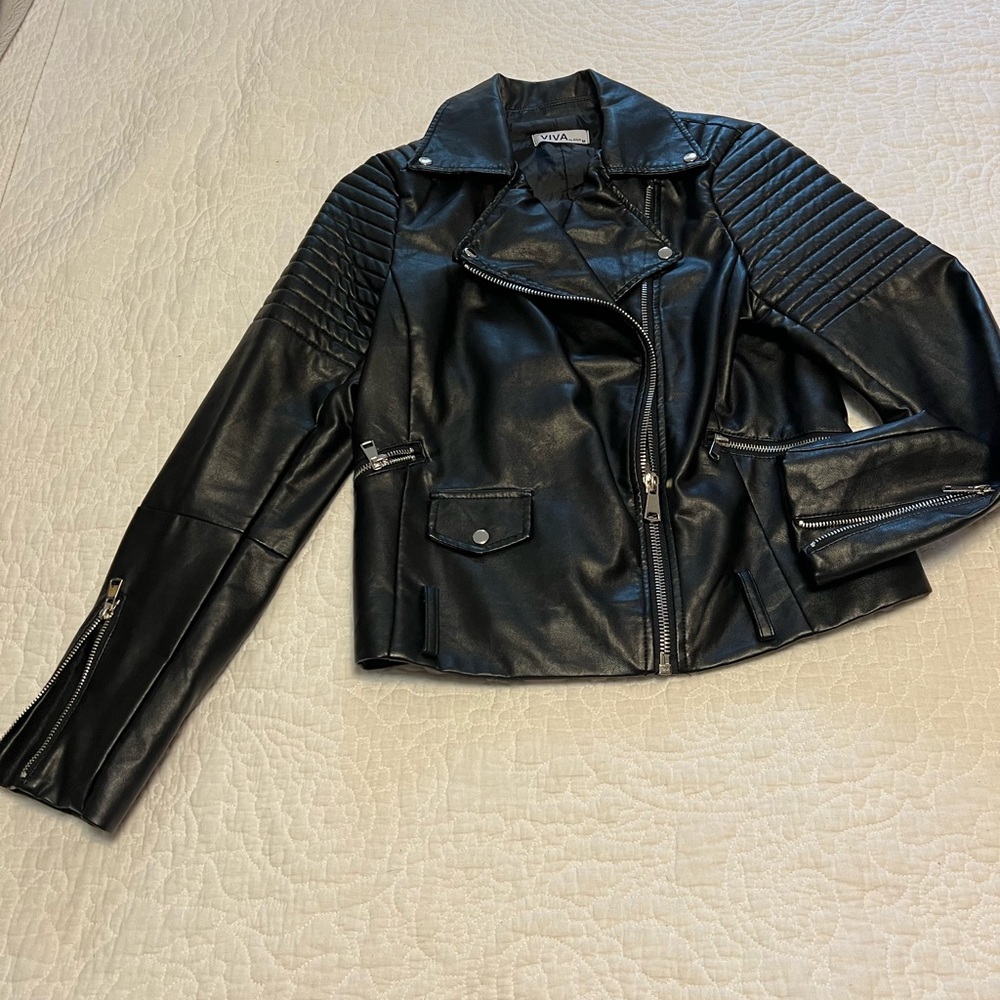 black jacket símil leather